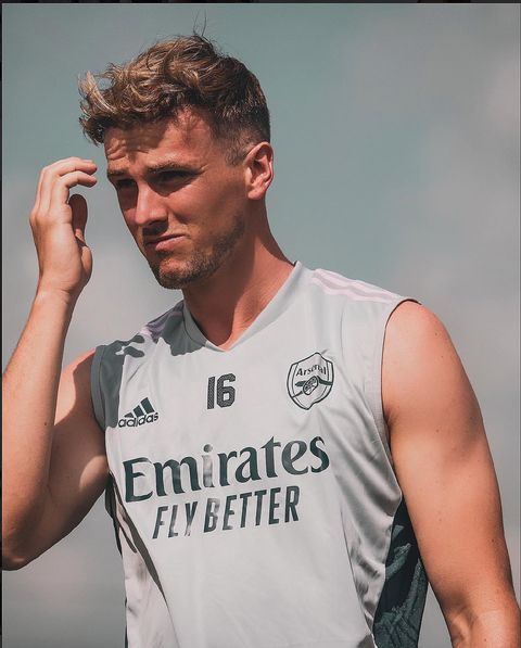 Rob Holding’s new hairstyle